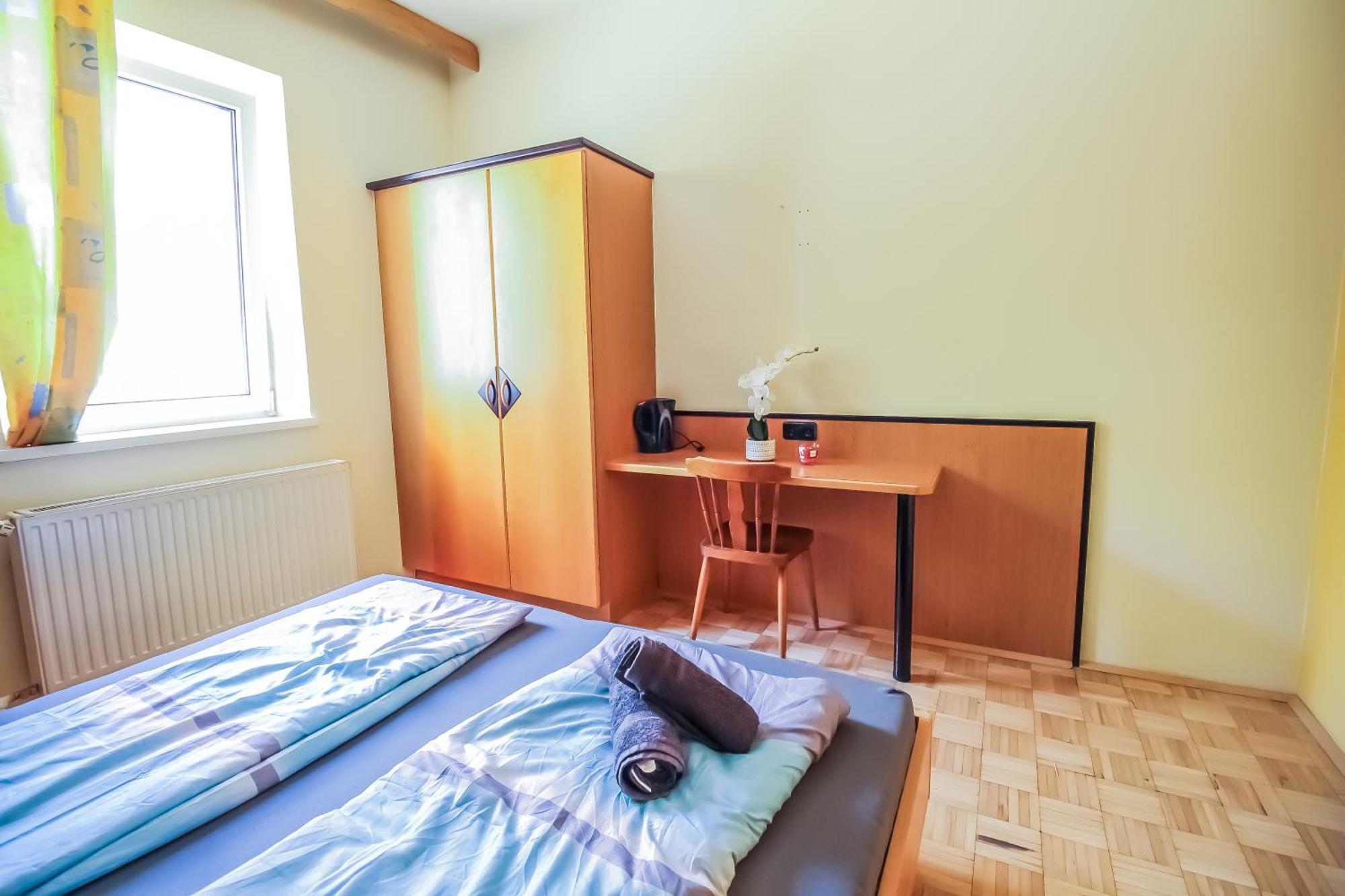 Cozy Rooms - U3 Hutteldorferstrasse Виена Екстериор снимка