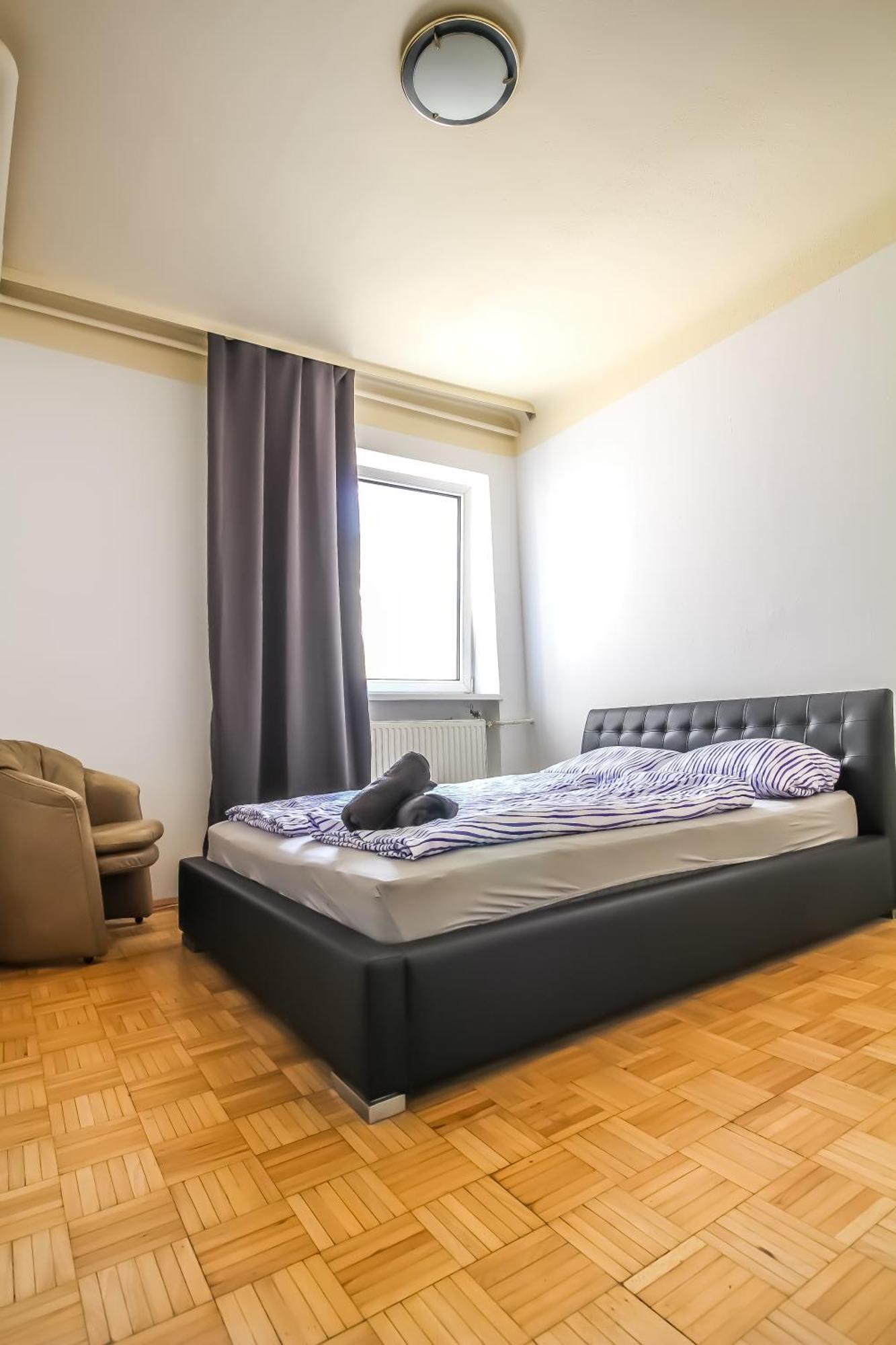 Cozy Rooms - U3 Hutteldorferstrasse Виена Екстериор снимка