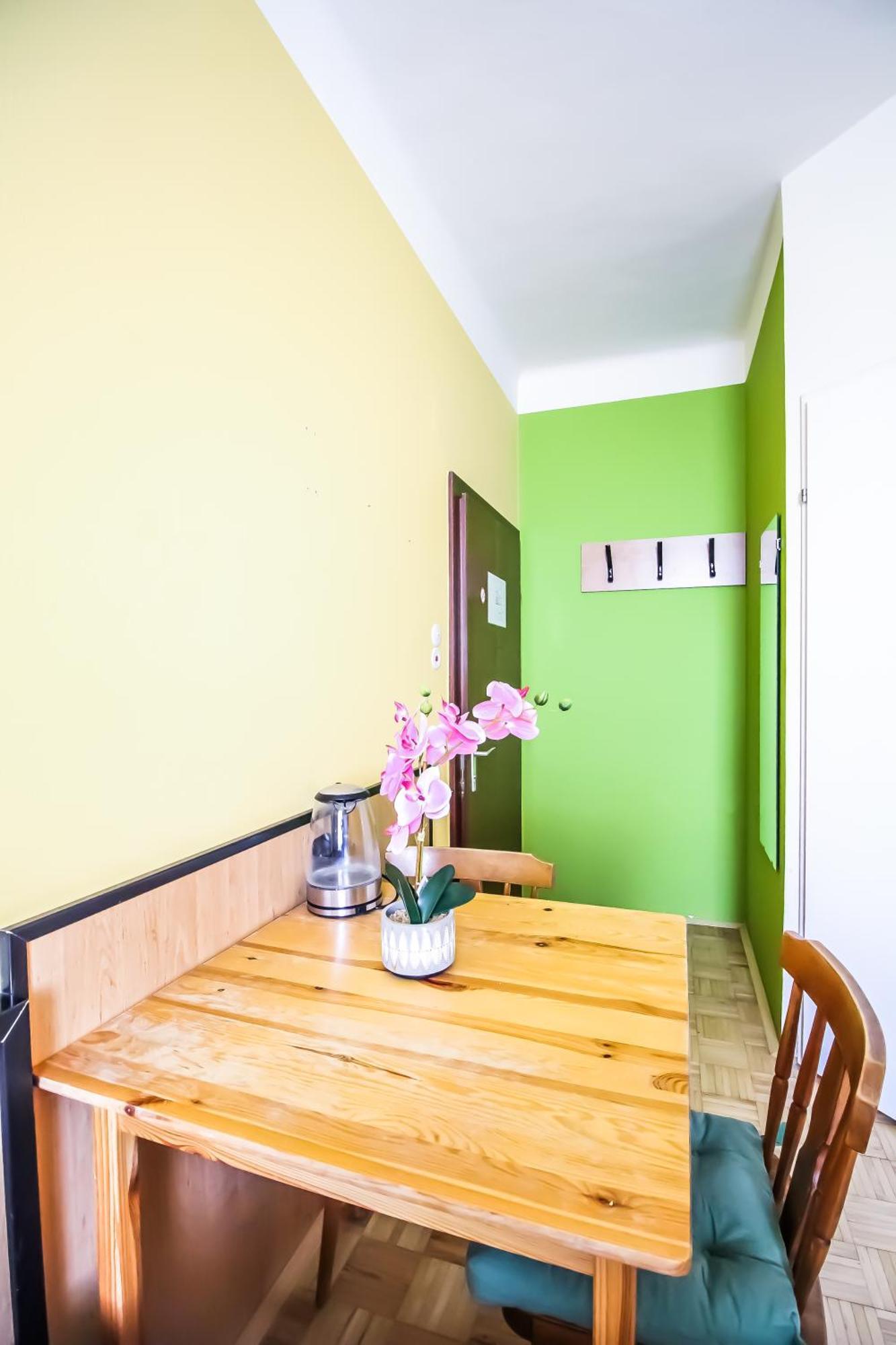 Cozy Rooms - U3 Hutteldorferstrasse Виена Екстериор снимка